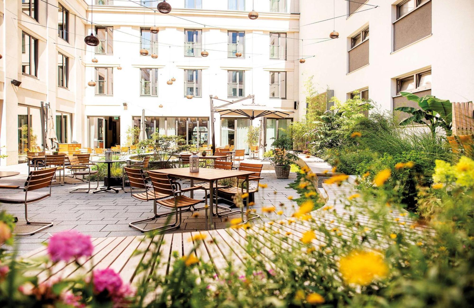Hilton Garden Inn Mannheim Exterior photo